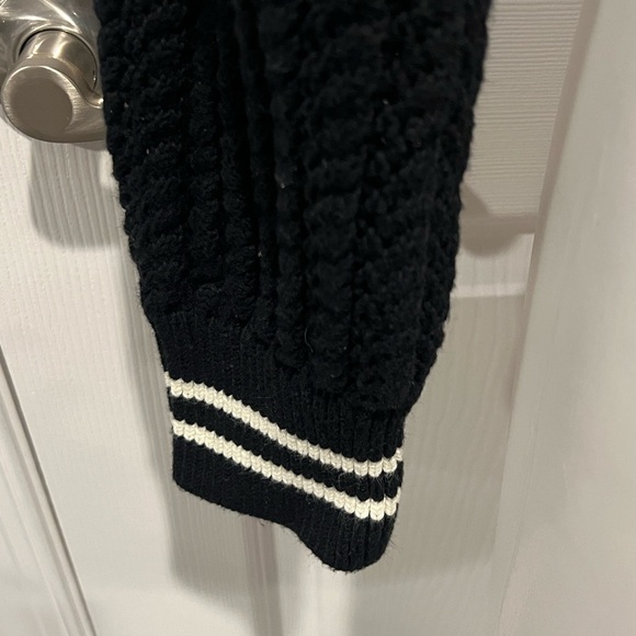 Tuckernuck Irene v neck black with white trim cotton crop sweater Medium - Picture 6 of 9